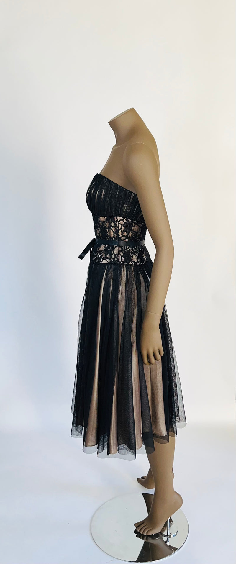 White House Black Market Black Strapless Lace Knee Length Dress – Faveur